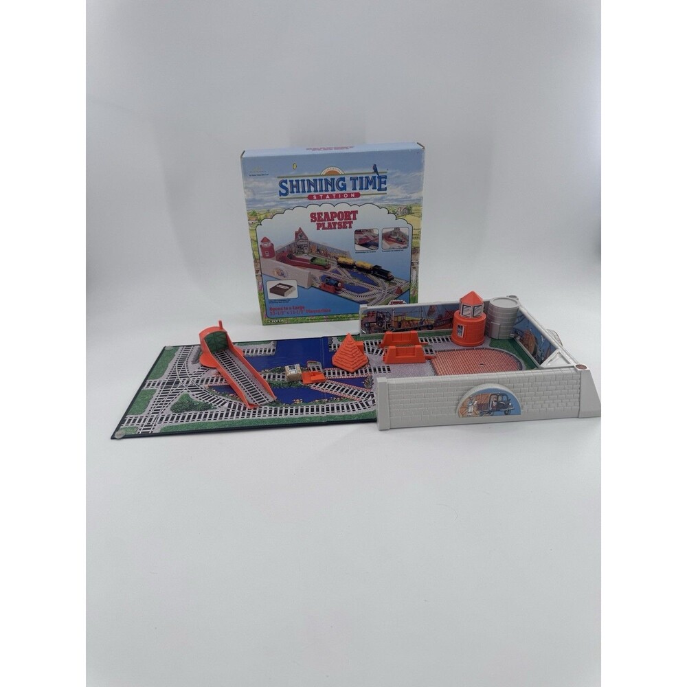 Thomas the Train Shining Time Station Seaport Playset 4549  Not complete